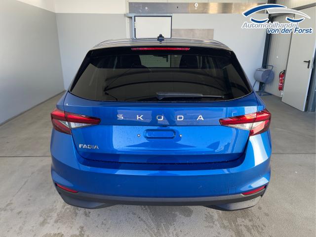 Skoda / Fabia / Blau / / / 115PS DSG Alu+AHK+Kessy+Kamera+GV5+Sitzheiz