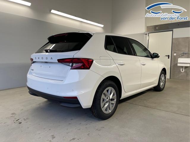 Skoda / Fabia / Weiß / / / 115PS AHK+Kessy+Kamera