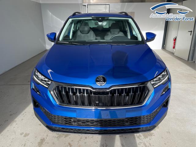 Skoda / Karoq / Blau / / / 150PS DSG AHK+Kamera+ACC+Kessy+Kamera+ParkPilot vo+hi+App