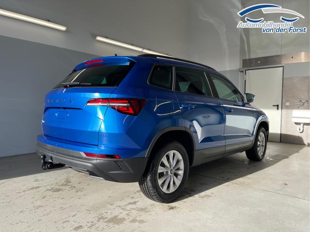 Skoda / Karoq / Blau / / / 150PS DSG AHK+Kamera+ACC+Kessy+Kamera+ParkPilot vo+hi+App