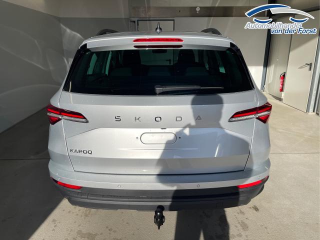 Skoda / Karoq / Silber / / / 150PS DSG AHK+Kamera+ACC+Kessy+Kamera+ParkPilot vo+hi+App