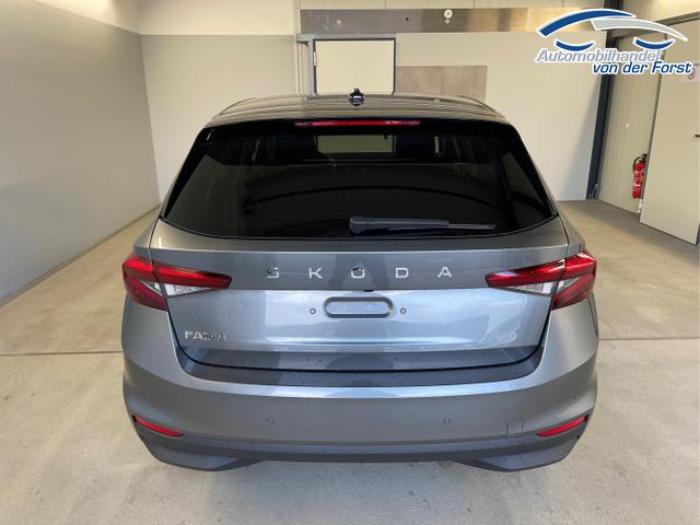 Skoda / Fabia / Grau / / / 115PS Alu+AHK+Kessy+Kamera+GV5