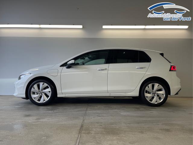 Volkswagen / Golf / Wei&szlig; / / / 1.5 eHybrid 150kW/204PS DSG IQ.Light+Navi+Travel Assist+HUD+Winterpaket