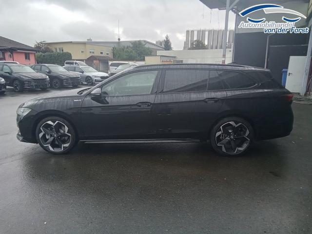 Skoda Superb Combi Sportline 2.0 TSI 7-Gang-DSG 4x4 Superb Combi 