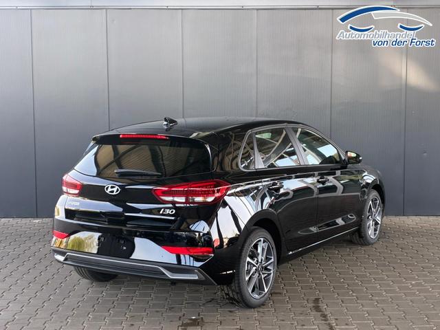 Hyundai i30 i30 Comfort Plus 1.0 T-GDI Navi / PDC V+H mit Kamera / Shz Vorne / LED / Alu 17'' 