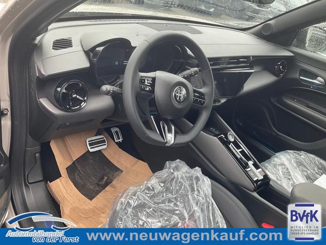 Alfa Romeo Junior - Ibrida 1.2 VGT 48V-Hybrid (100kW) Speciale Junior Ibrida 1.2 Speciale, 18-Zoll, Kamera, el. Klappe, Sitzheizung