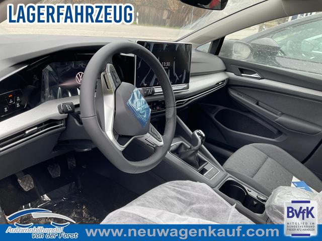 Volkswagen Golf - 1.5 TSI 110 kW Life Golf VIII Variant 1.5 TSI Life, AHK, easyOpen, Kamera, Winter, 3-J Garantie