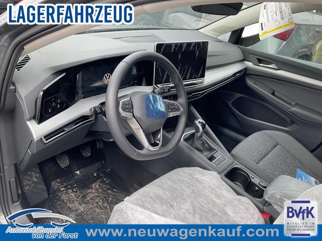 Volkswagen Golf - 1.5 TSI 110 kW Life Golf VIII Variant 1.5 TSI Life, AHK, easyOpen, Kamera, Winter, 3-J Garantie