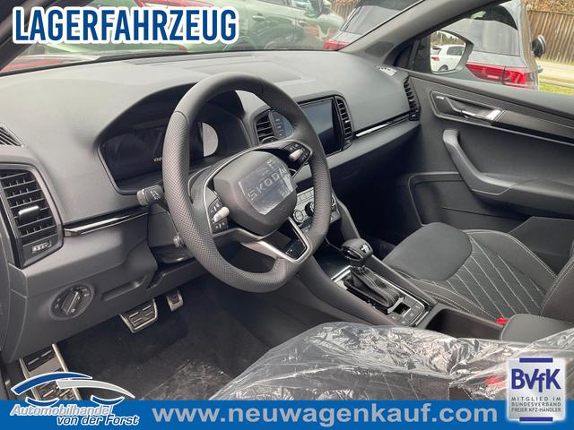 Skoda Karoq - Sportline Karoq 1.5 TSI DSG Sportline, Pano, AHK, Navi, Matrix, AreaView, Side, FS-beheizbar, Winter, 19-Zoll