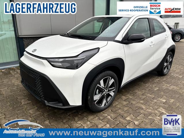 Toyota Aygo X - "Play / EU-Active" LIEFERUNG KOSTENLOS! 1.5 Hybrid 115PS CVT/AUTOMATIK, WHITE, 3 Jahre Garantie, 17" Alufelgen, Sitzheizung, R&uuml;ckfahrkamera, Klimaautomatik, Audiosystem 9" + Smartphone-Integration, Lederlenkrad, ACC, ZV mit Fernbedienung