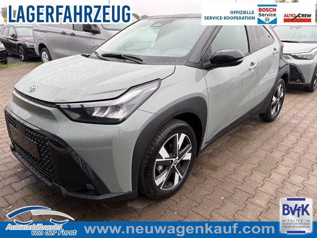 Toyota Aygo X - "Pulse / EU-Teamplayer" 1.5 Hybrid 115PS CVT/AUTOMATIK, 3 Jahre Garantie, 17" Alufelgen, Uni-Lackierung Tarragon /Dach schwarz, Privacy-Glas, Sitzheizung, R&uuml;ckfahrkamera, Klimaautomatik, Audiosystem 9" + Smartphone-Integration, Lederlenkrad, ACC, ZV mit Fernbedienung