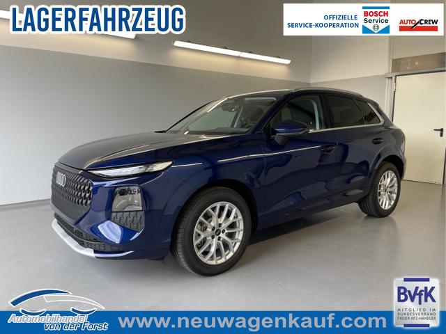Audi Q3 - NEU TFSI quattro Tech+AHK+LEDPlus+ACC+Kamera+Alu18+Volllack