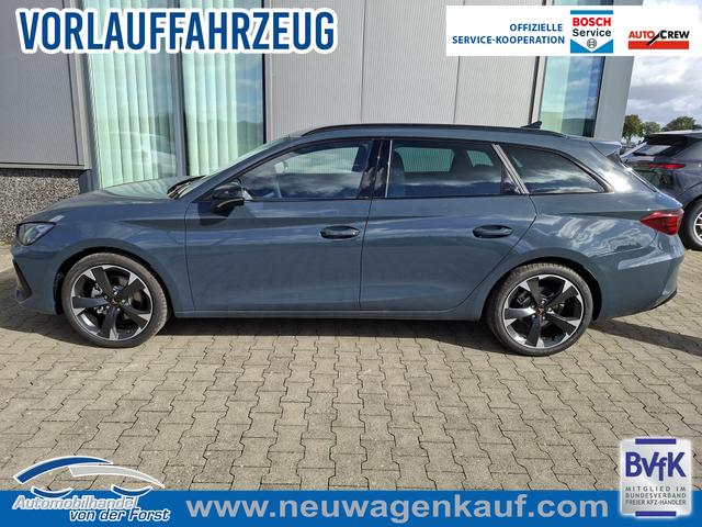 Cupra Leon Sportstourer - Sonderaktion "Basis" 1.5 eTSI 150PS DSG (AUTOMATIK), Fjord-Blau, 18" Alu Garbi, Sitzheizung, M-Lederlenkrad beheizt, Parksensoren vorne und hinten, Adaptiver Tempomat, 3-Zonen-Climatronic, Radio 12,9" + Full Link (Navi-Funktion &uuml;ber Smartphone), Elektr. Heckklappe