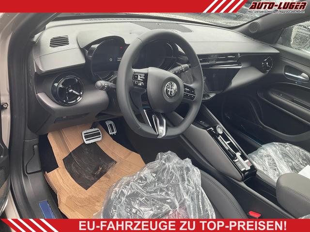 Alfa Romeo Junior - Ibrida 1.2 VGT 48V-Hybrid (100kW) Speciale Speciale, 18-Zoll, Kamera, el. Klappe, Sitzheizung