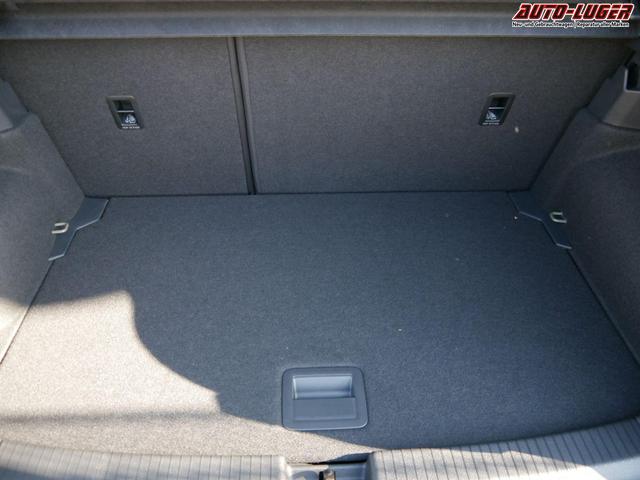 Volkswagen T-Cross LIFE 1.0 TSI * WINTERPAKET PDC KLIMA DAB LANE ASSIST FRONT 