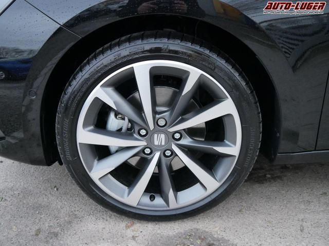 Seat Leon Sportstourer FR Kombi 2.0 TDI DSG*NAVI*ACC*PDC*5j-GARANTIE*LED*SHZ*TEMPOMAT*18-ZOLL* 