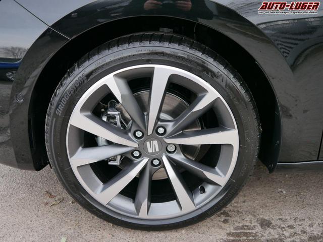 Seat Leon Sportstourer FR Kombi 2.0 TDI DSG*NAVI*ACC*5J-GARANTIE*AHK-SCHWENKBAR*SOFORT-VERFÜGBAR*PDC*LED*SHZ*KLIMA*18-ZOLL 