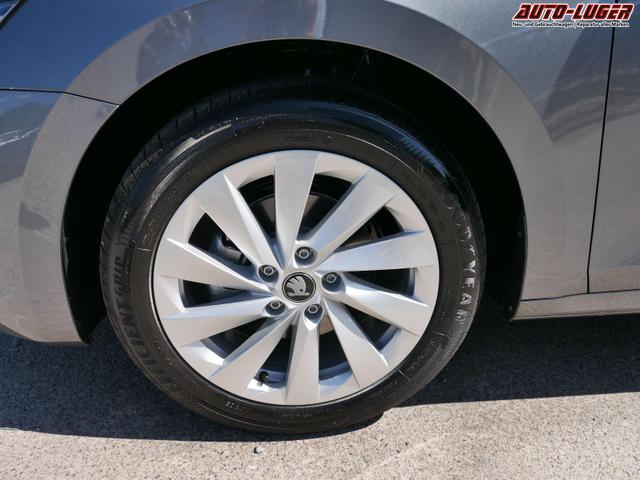 Skoda Octavia Combi Selection 2.0 TDI DSG*AHK-SCHWENKBAR*ACC*LED*PDC*SHZ*SMARTLINK 