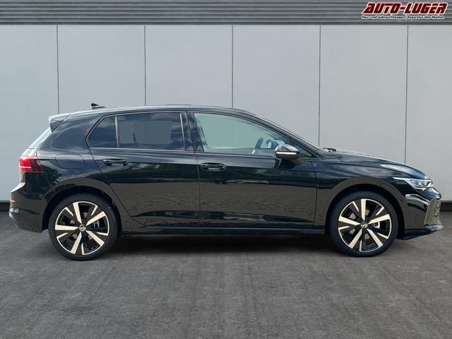 Volkswagen / Golf / Schwarz / / / KAMERA+18 ALU+ACC+LED+SHZ+KLIMA+KESSY+ARTVELOURS