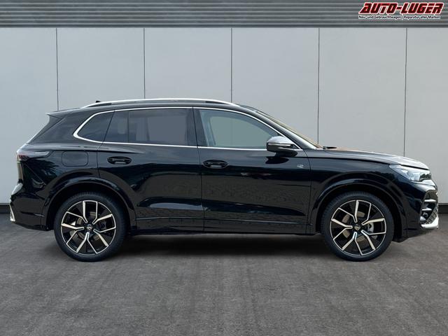 Volkswagen / Tiguan / Schwarz / / / DSG+HARMAN+20 ALU+MATRIX+MASSAGE+ACC+KAMERA
