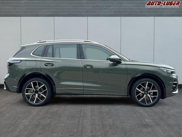 Volkswagen / Tiguan / Grün / / / DSG+AHK+HUD+NAVI+MATRIX+EL. HECK.+20 ALU