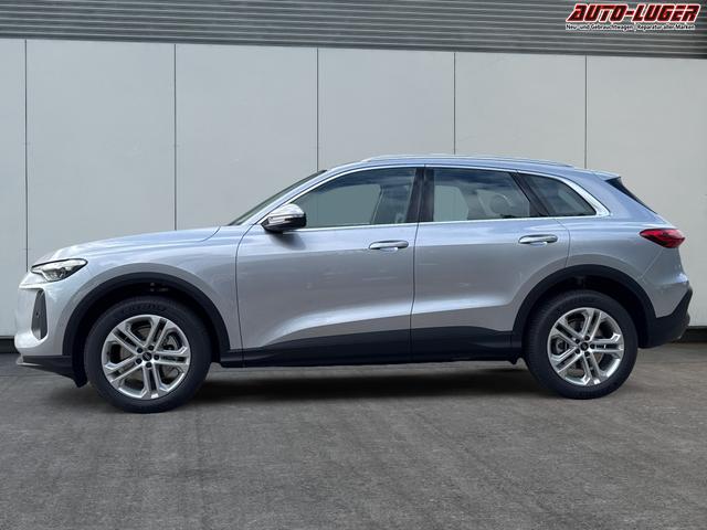 Audi / Q5 / Silber / / / AHK+NAVI+LED+SHZ+PDC