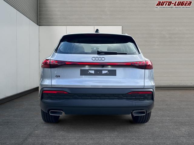 Audi / Q5 / Silber / / / AHK+NAVI+LED+SHZ+PDC