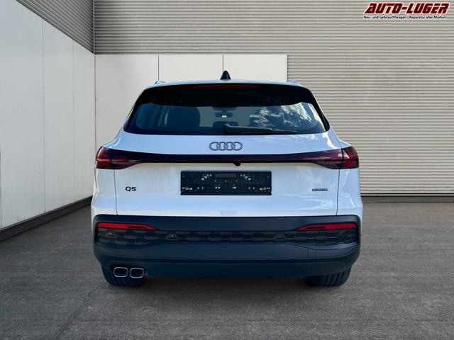 Audi / Q5 / Weiß / / / QUATTRO AHK+NAVI+LED+SHZ+PDC, Beispielbilder, ggf. teilweise mit Sonderausstattung