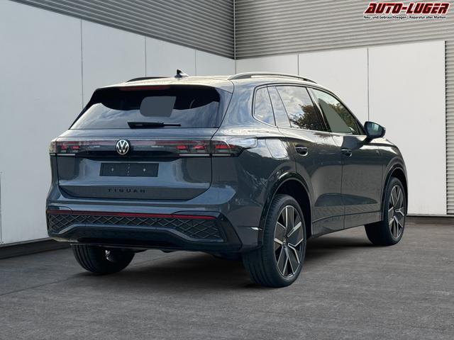 Volkswagen / Tiguan / Grau / / / PANO+HD MATRIX+AHK+NAVI+BLACK STYLE+20 LM+ACC