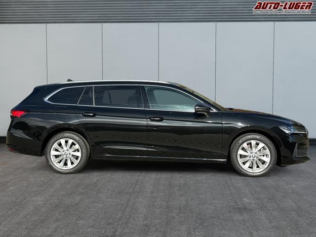 Skoda / Superb Combi / / / / AHK+NAVI+KAM+EL.HECKKL.+KESSY