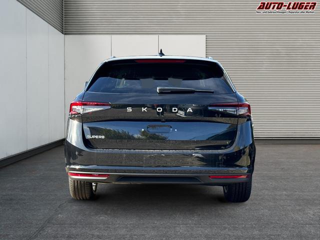 Skoda / Superb Combi / / / / AHK+NAVI+KAM+EL.HECKKL.+KESSY