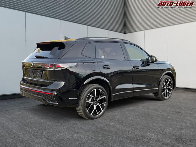 Volkswagen / Tiguan / Schwarz / / / 4x4 AHK+PANO+STANDHZG+20 ALU+eHK