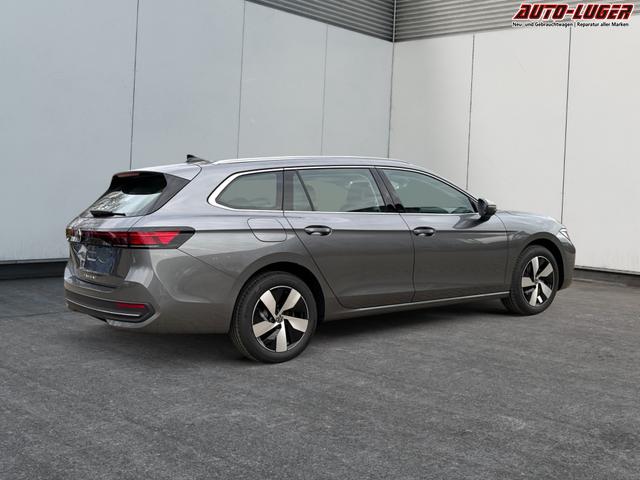 Volkswagen / Passat Variant / Grau / / / DSG+AHK+MASSAGE+NAVI+ACC+KAMERA+LED+17 ALU