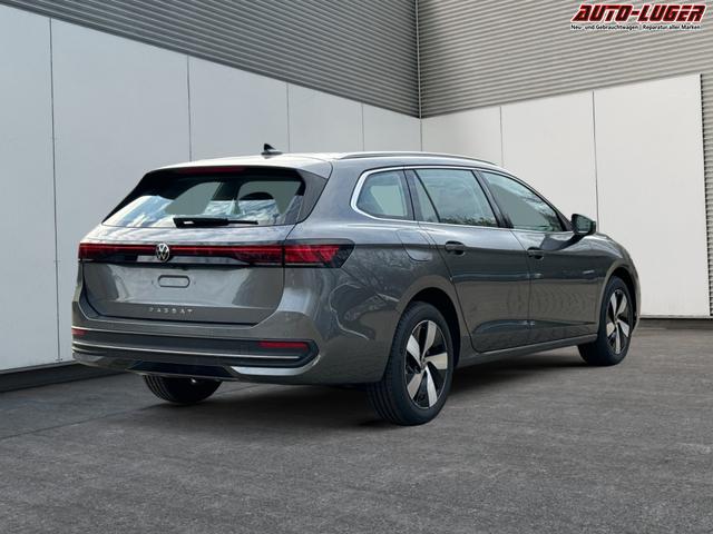 Volkswagen / Passat Variant / Grau / / / DSG+AHK+MASSAGE+NAVI+ACC+KAMERA+LED+17 ALU