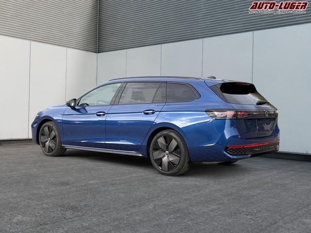 Volkswagen / Passat Variant / Blau / / / 4WD+BLACK+PANO+AHK+DCC+MATRIX+HARMAN
