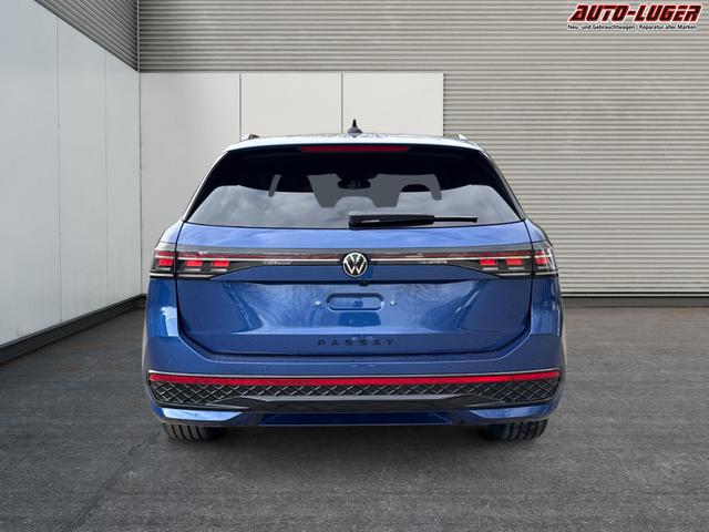 Volkswagen / Passat Variant / Blau / / / 4WD+BLACK+PANO+AHK+DCC+MATRIX+HARMAN