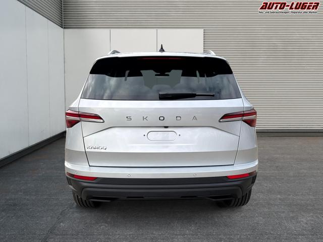 Skoda / Karoq / Silber / / / AHK+KAMERA+EL. HECKKL.+SHZ+ACC+KESSY+18''ALU