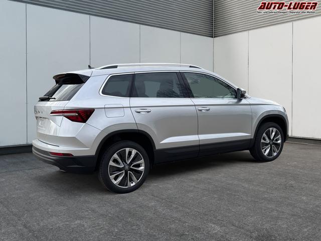 Skoda / Karoq / Silber / / / AHK+KAMERA+EL. HECKKL.+SHZ+ACC+KESSY+18''ALU