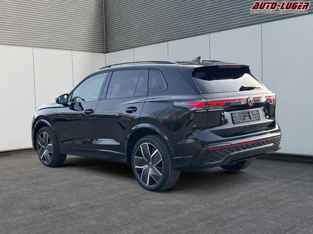 Volkswagen Tiguan R-Line People PLUG-IN+PANO+AHK+HD MATRIX+NAVI+BLACK STYLE+20" LM+ACC 
