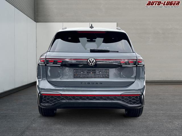 Volkswagen / Tiguan / Grau / / / PLUG-IN+PANO+AHK+HD MATRIX+NAVI+BLACK STYLE+20 LM+ACC