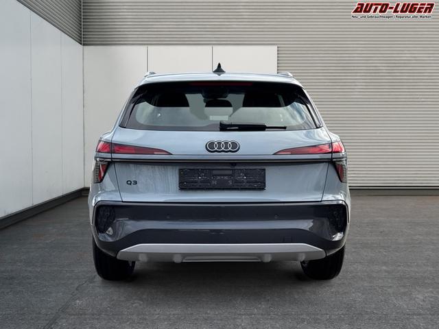 Audi / Q3 / Gelb / / / 
