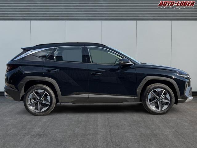 Hyundai / TUCSON / Schwarz / / / Hybrid NAVI+KAMERA+SHZ+LED+TEMPOMAT+17 ALU+PDC, Beispielbilder, ggf. teilweise mit Sonderausstattung