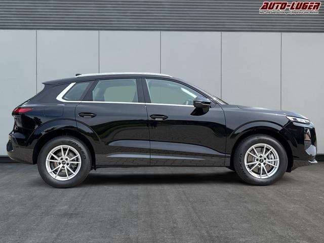 Audi / Q3 / Schwarz / / / KAMERA+NAVI+PDC+EL.HECKKL.+LED+17LM