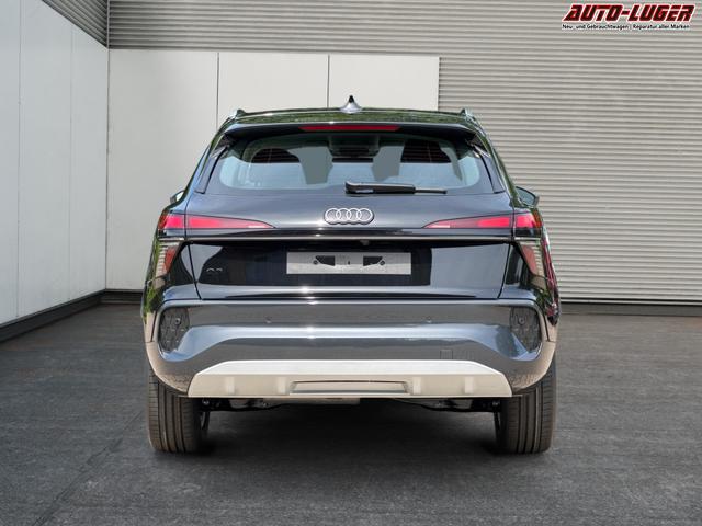 Audi / Q3 / Schwarz / / / KAMERA+NAVI+PDC+EL.HECKKL.+LED+17LM