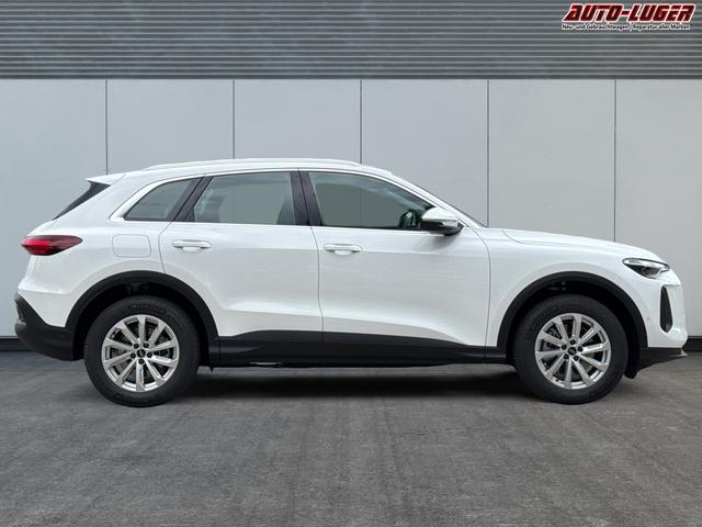 Audi / Q5 / Wei&szlig; / / / QUATTRO+NAVI+KAMERA+AHK+SHZ+PDC+ACC