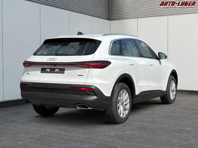 Audi / Q5 / Wei&szlig; / / / QUATTRO+AHK+NAVI+KAMERA+SHZ+PDC+ACC