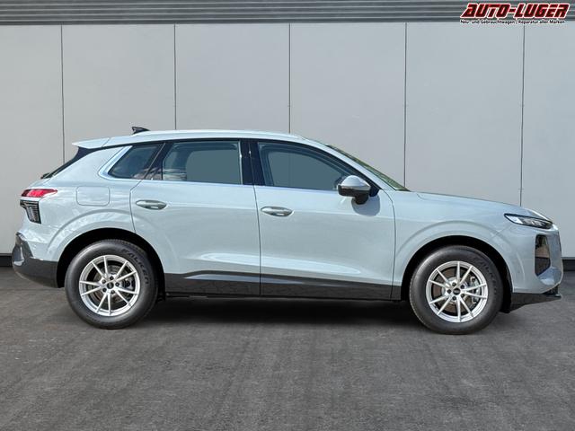 Audi / Q3 / Grau / / / KAMERA+NAVI+PDC+EL.HECKKL.+LED+17LM