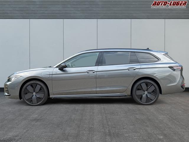 Volkswagen / Passat Variant / / / / LEDER+PANO+AHK+MATRIX+eHK+360 KAM+NAVI+HUD, Beispielbilder, ggf. teilweise mit Sonderausstattung
