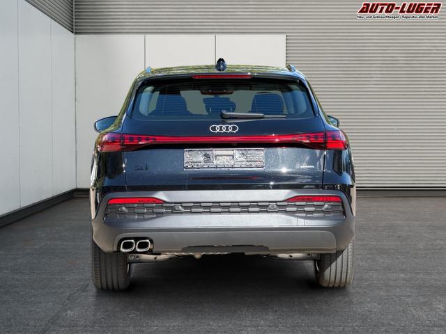 Audi / Q5 / Schwarz / / / QUATTRO+NAVI+KAMERA+AHK+PANO+SHZ+PDC+ACC
