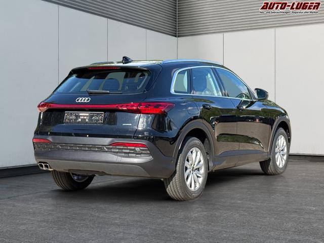 Audi / Q5 / Schwarz / / / QUATTRO+NAVI+KAMERA+AHK+PANO+SHZ+PDC+ACC